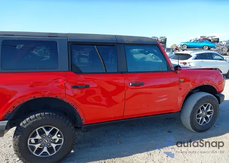 2023 Ford Bronco Badlands z USA, uszkodzony, nr VIN 1FMEE5DH0PLB20325